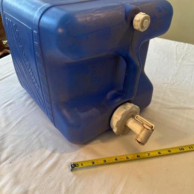 7 gallon water container