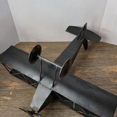 2 Propeller Planes 1 Metal- 1 Wood