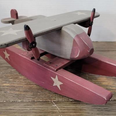 2 Propeller Planes 1 Metal- 1 Wood