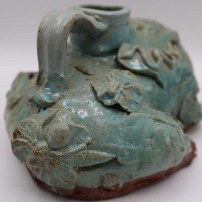Sculpted Frog Vase Decor