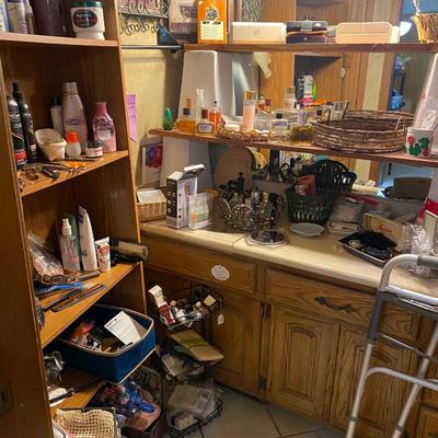 Lot 3: Bathroom Selection & Furniture