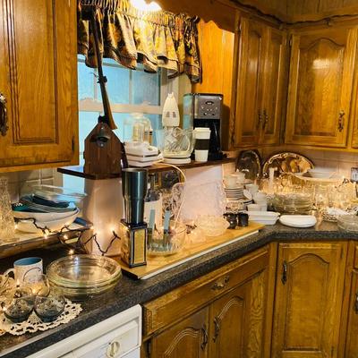 Lot 15; Kitchen Counter Selection