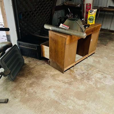 Lot 30: Large Shed (Back)