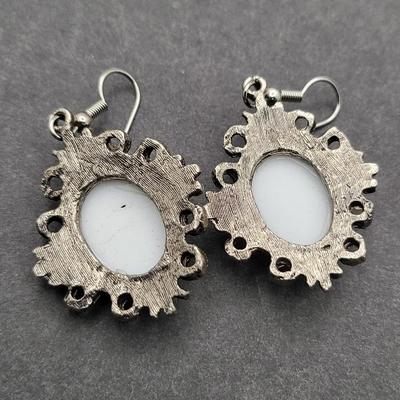 Vintage Black White Stone Cameo Jewelry