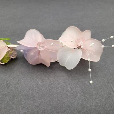 Decorative Frosted Glass Flower & Crystal Necklaces