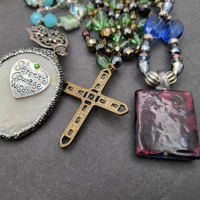 Decorative Frosted Glass Flower & Crystal Necklaces