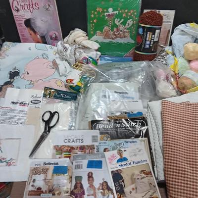 Sewing patterns and Sewing items - Yarn - craft kits