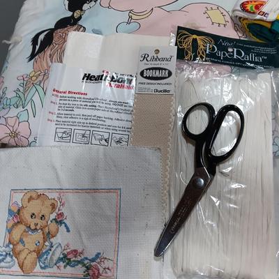 Sewing patterns and Sewing items - Yarn - craft kits