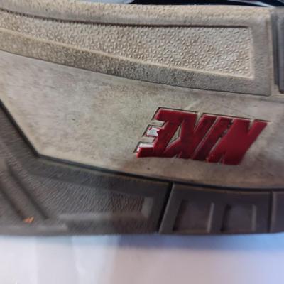 Men's size 10.5 Nike Air tennis shoes