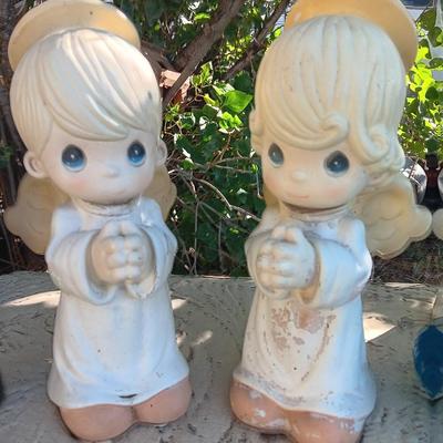 1998 Precious Moments Inc. Universal Studios statues / yard art