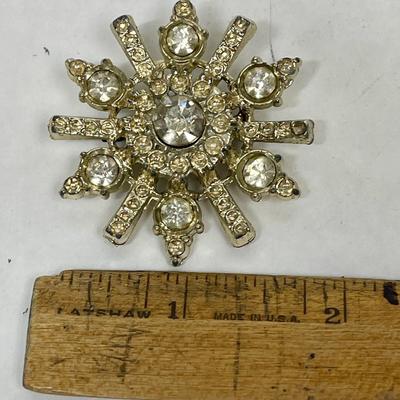 Vintage Gold Tone Starburst Rhinestone Brooch