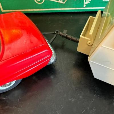 1:18 GAMA 4758 MERCEDES-BENZ 220SE + CARAVAN