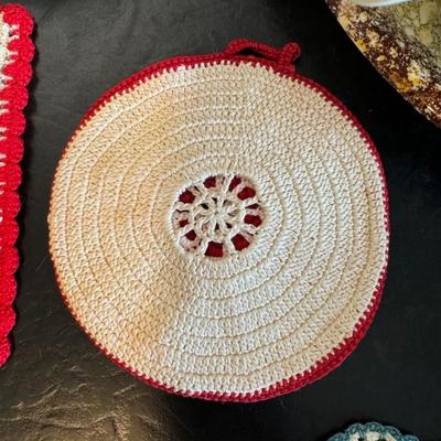 BUNDLE OF HAND-KNIT POT HOLDERS