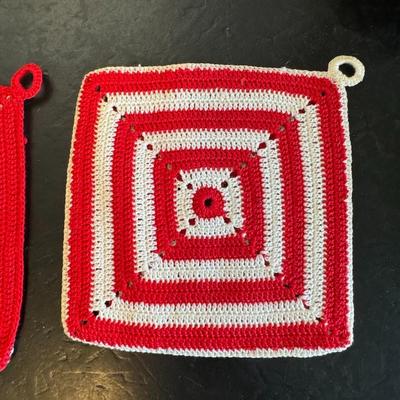 BUNDLE OF HAND-KNIT POT HOLDERS