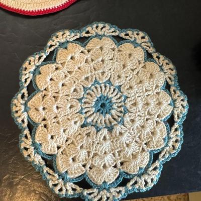 BUNDLE OF HAND-KNIT POT HOLDERS