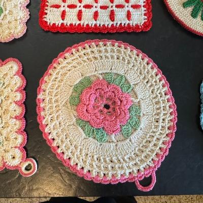 BUNDLE OF HAND-KNIT POT HOLDERS