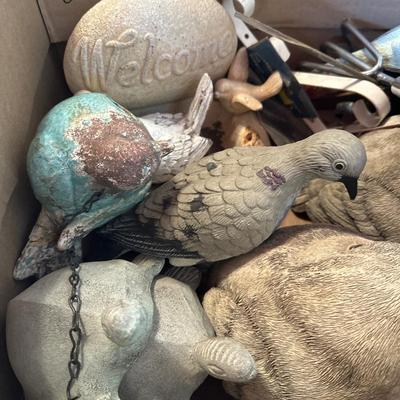 Box of miscellaneous garden items