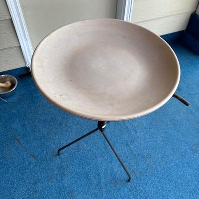 Heated birdbath