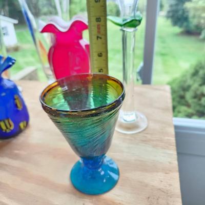 Lot of 17 pieces Art Glass Vases Hummingbird