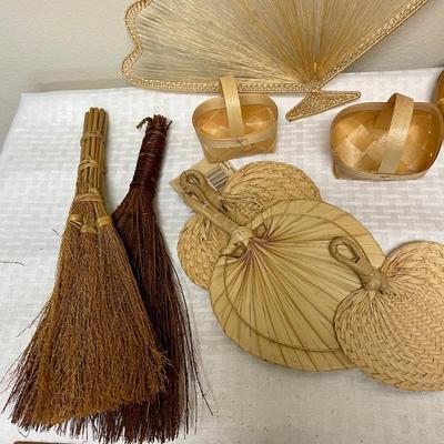 Rattan Lot - Fans, trays, boxes, basket