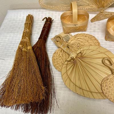 Rattan Lot - Fans, trays, boxes, basket