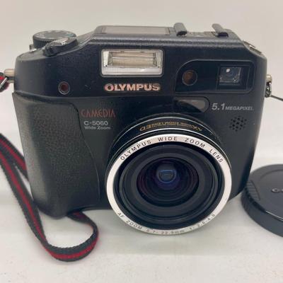 Olympus CAMEDIA C-5060 Wide Zoom 5.1MP Digital Camera