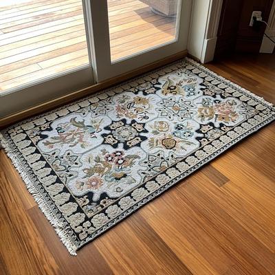 512 Hand knotted Decorative Wool Rug 5'6" x 3' 4"