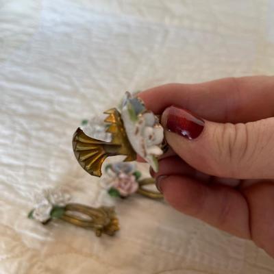 Japanese floral gold tone hair clips