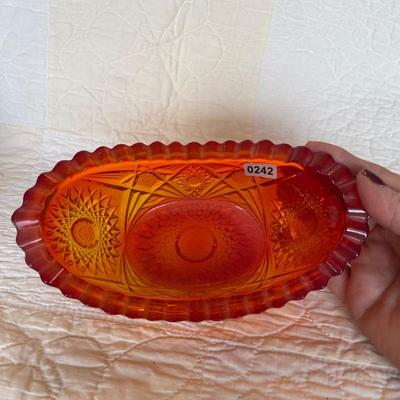Amberina scalloped edges bowl