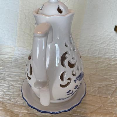 Filigree teapot candle holder