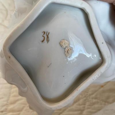 Gold trimmed leaf trinket tray