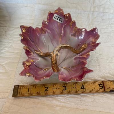 Gold trimmed leaf trinket tray