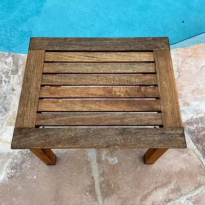 528 Pair of Gloster Teak Lounge Chairs with Teak Side Table
