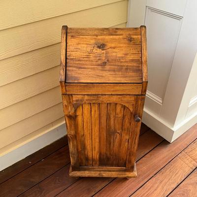 533 FRONTGATE Teak Trash Bin