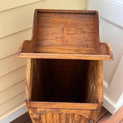 533 FRONTGATE Teak Trash Bin