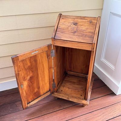 533 FRONTGATE Teak Trash Bin