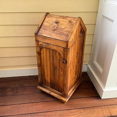 533 FRONTGATE Teak Trash Bin