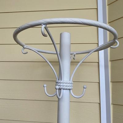 535 White Metal Outdoor Coatrack