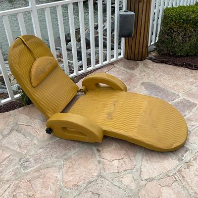 537 FRONTGATE Yellow Pool Float