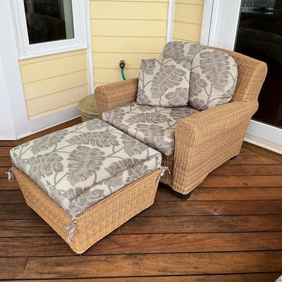 543 VENEMAN Resin Wicker Chair and Ottoman Set with Cushions