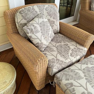 543 VENEMAN Resin Wicker Chair and Ottoman Set with Cushions