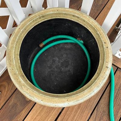 547 Outdoor Covered Hose Container