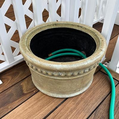 547 Outdoor Covered Hose Container