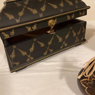 Vase, painted pear, jewelry box