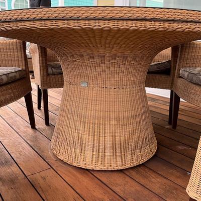 578 VENEMAN Wicker Resin Glasstop Table and 6 Chairs Set with Cushions