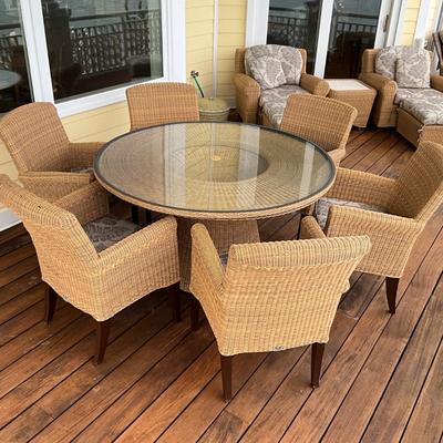 578 VENEMAN Wicker Resin Glasstop Table and 6 Chairs Set with Cushions