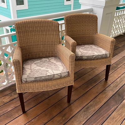 551 Pair of VENEMAN Wicker Resin Arm Chairs with Cushions