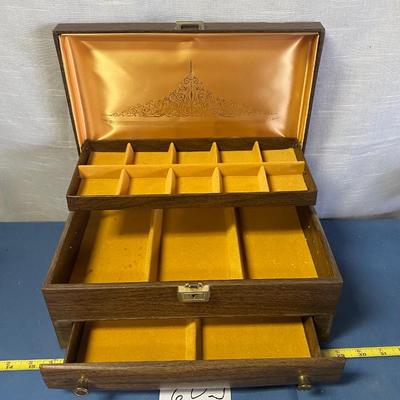 Lady Buxton Jewelry Box