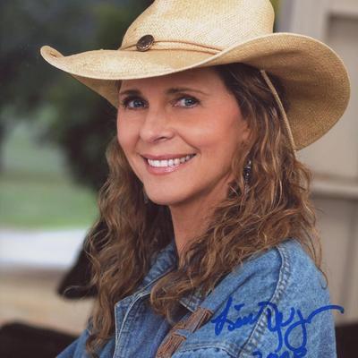 Lindsay Wagner signed photo