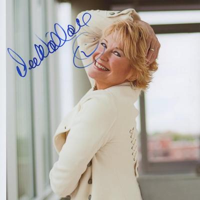 Dee Wallace signed photo